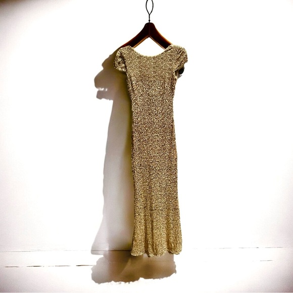 🌻Badgley Mischka Gold Sequin Cowl Back Gown Women's Size 2 - Picture 2 of 10